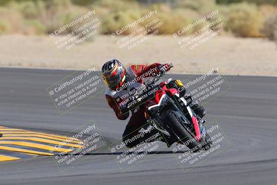 media/Oct-08-2022-SoCal Trackdays (Sat) [[1fc3beec89]]/Turn 10 (945am)/